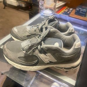 New Balance Kid's US 3 Boys 2002R Grade School Sneakers Grey